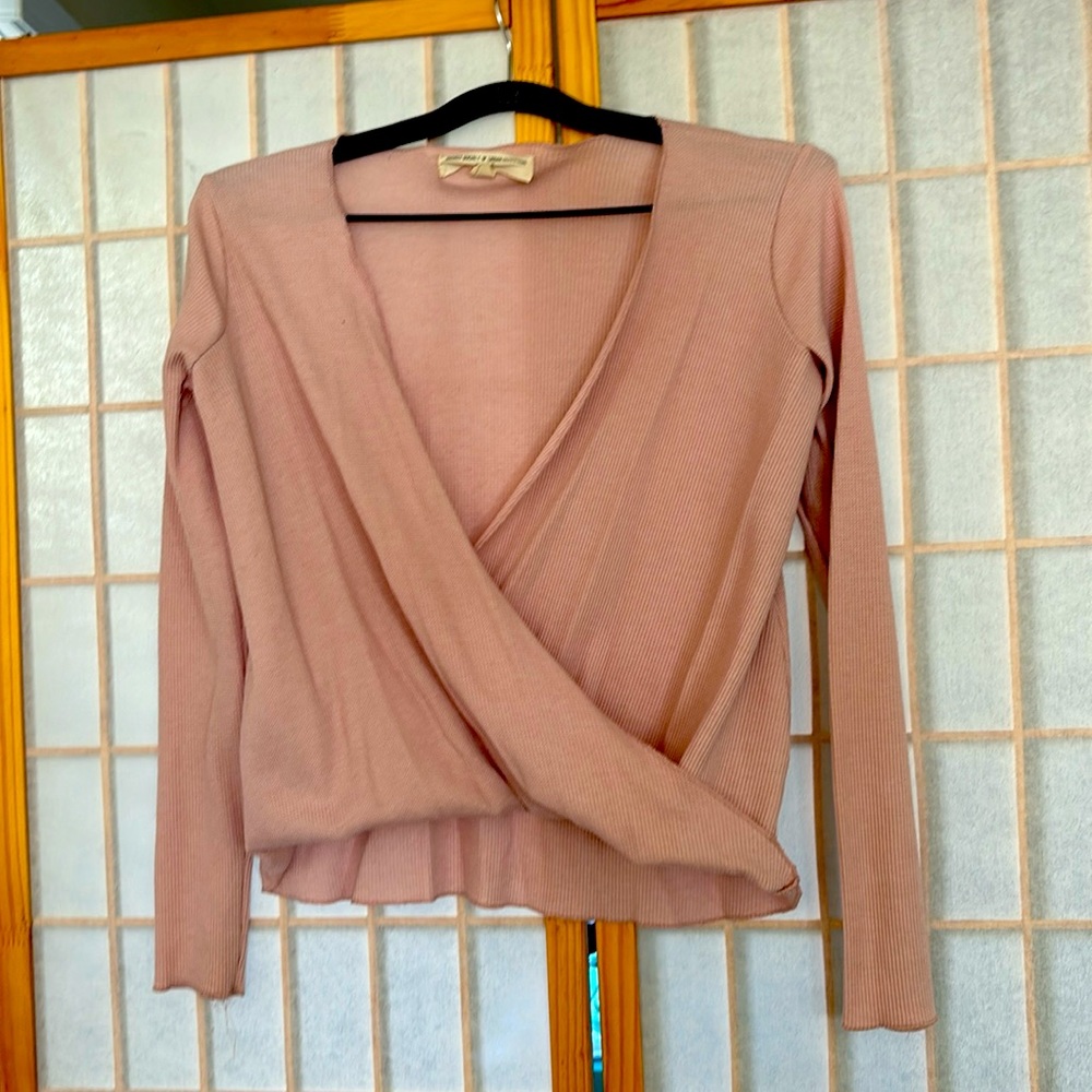 URBAN OUTFITTERS LIGHT PINK LONG SLEEVE TOP SIZE SMALL